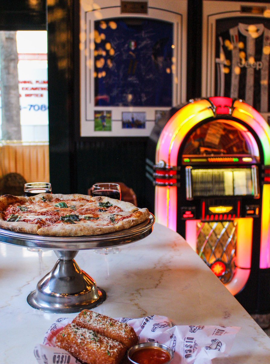 Let’s get this party started🍷 Happy Friday from #ItalianDisco🕺🏼