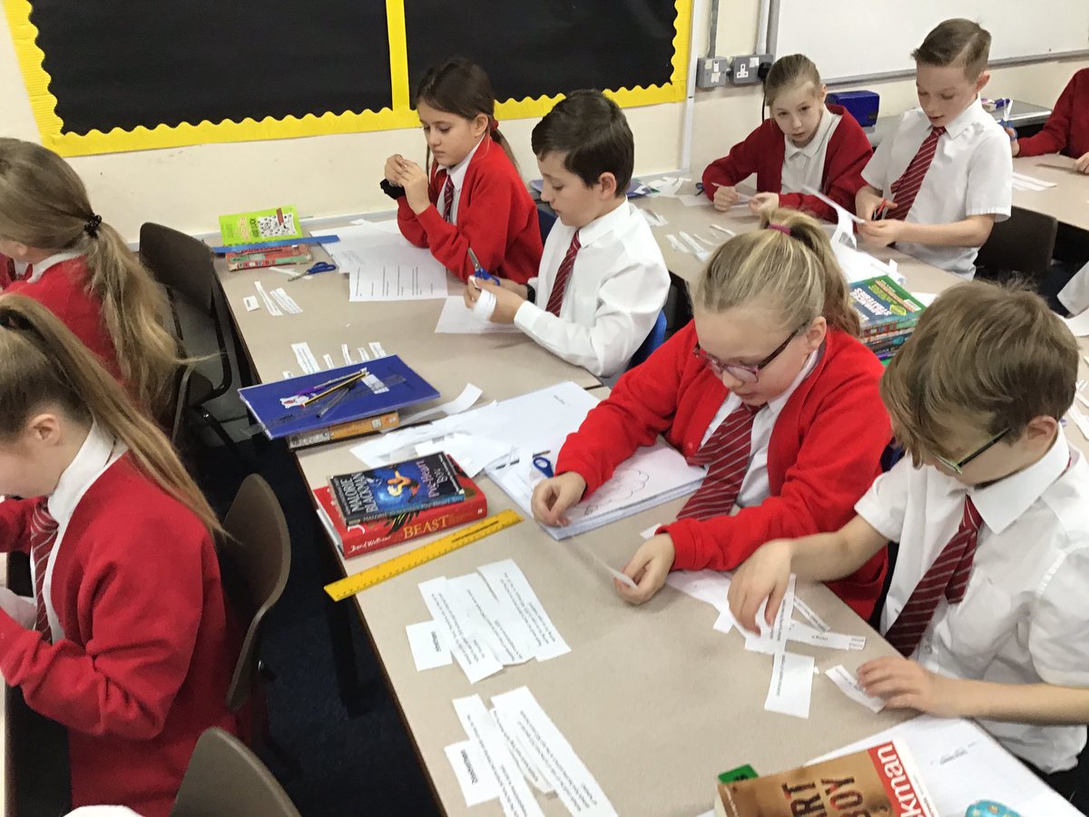 Class5MrsG1's tweet photo. Year 5 are really enjoying our class novel ‘Pig heart Boy’, here they are discussing the advantages and disadvantages of Xenotransplantation https://t.co/FiM0jjFHbz