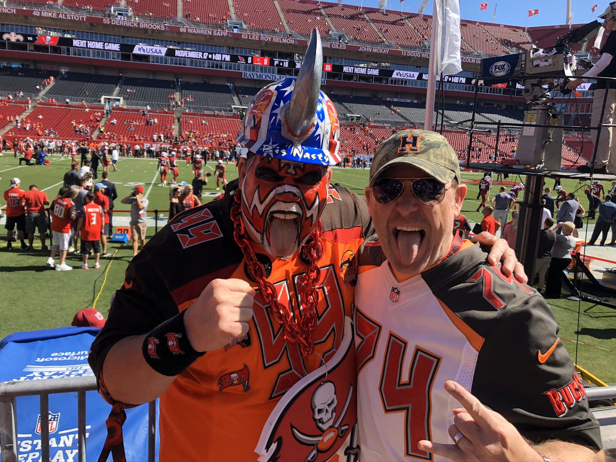 D3FBHuddle's tweet photo. Congratulations to @BigBucNasty on making it to the #NFL #FanHOF ๐๐ป #GoBucs https://t.co/LyUn3w8BZa