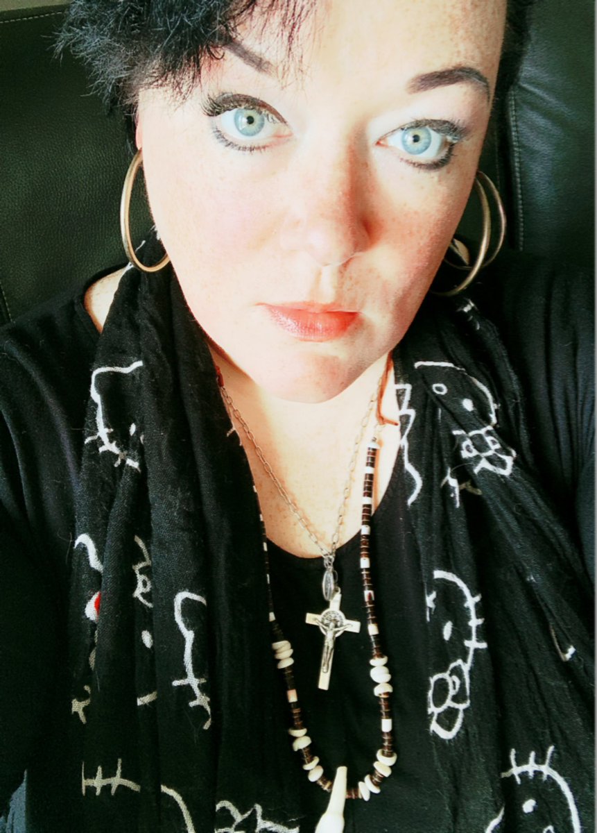 Saraphine1818's tweet photo. My friend is getting her eye makeup tattooed today... going to drive her.
This day is going to be interesting, Iβm sure of it.
Yes, thatβs a Hello Kitty scarf...
#thenaturallook
#fridayselfie
#eldergoth
#outnabout
#getouttathehouse
#hellokitty https://t.co/GPYpWkhGcj