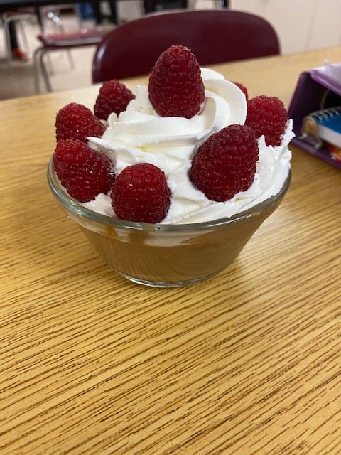 LoriSuss's tweet photo. Advanced Foods dessert creations today #mhsmustang1 #menomfcs #sayyestofcs #menomfcse https://t.co/9z7x6I1KFN