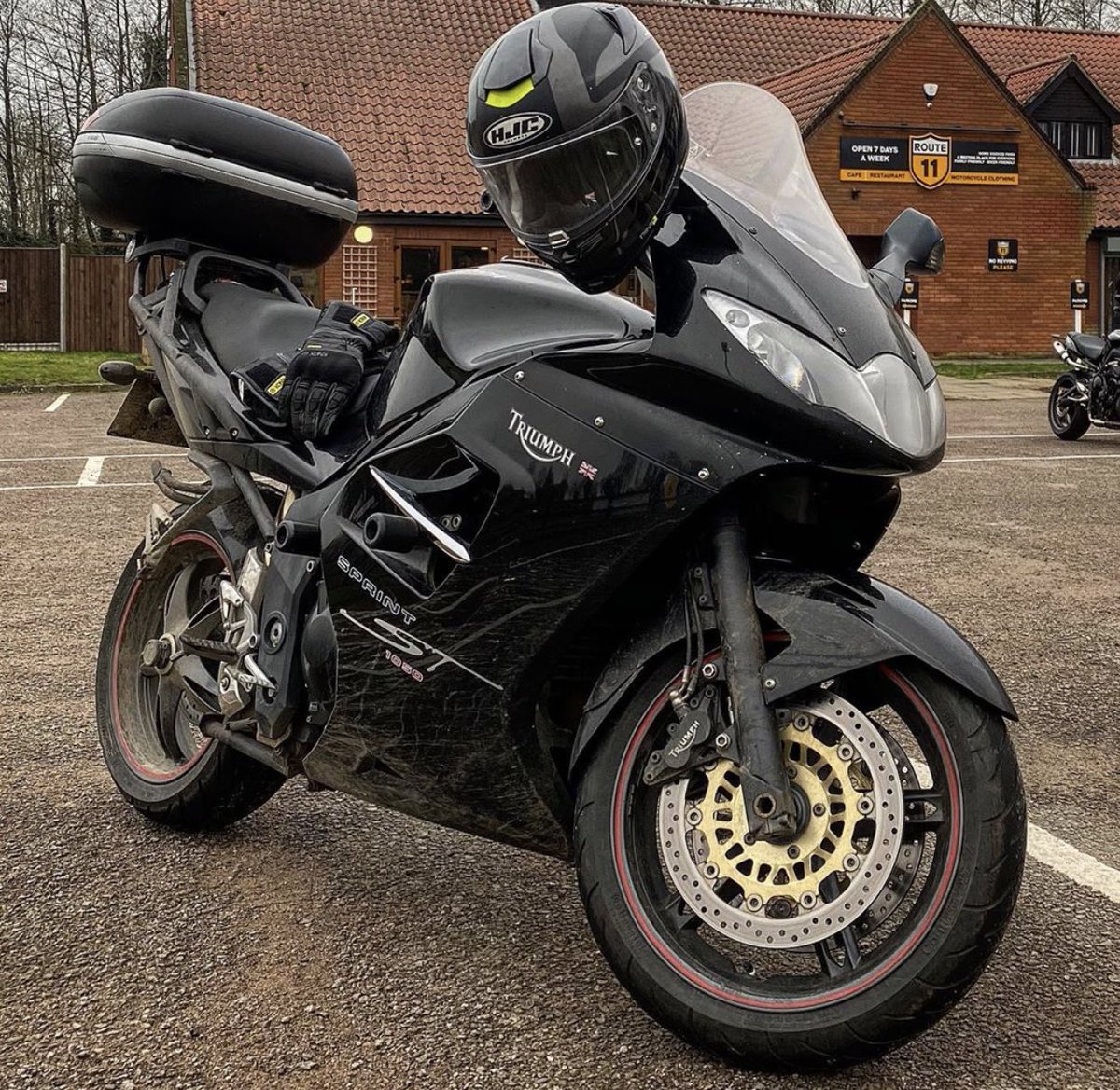 knoxarmour's tweet photo. #knoxfeaturefriday this week goes to @justingetsabout 👍🏽 Justin rides a #sprintST and writes blogs regularly about motorcycles. Check out his page. #trustinknox #knoxarmour  
Be sure to use our hashtags in your Knox photos👌🏽 https://t.co/ayqb1cfEy3