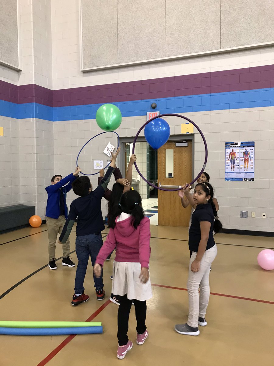 MissGunnsOwls's tweet photo. 3rd graders are loving the Keezy Music apps and balloon toss games! #FridayAMPS #Music #cfbSTEMproud #PE @FreemanTigers #FreemanUnleashed https://t.co/VG6yRG9OZc