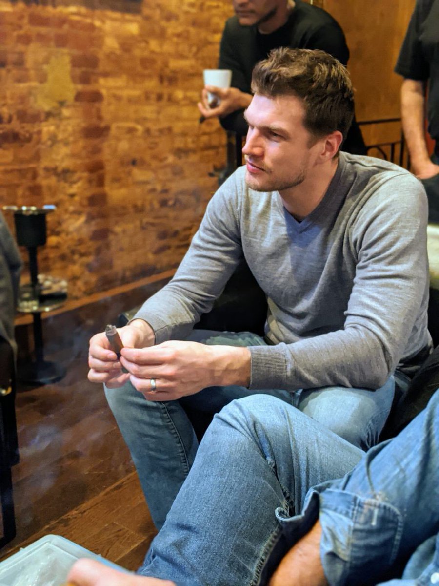 tiagosplitter's tweet photo. Cigars is one my passions... @llumeirelles thanks again for sharing your knowledge to everyone last night. https://t.co/lYD79yj3FE #aceprime #tiagosplitter #mxs #mxscigars #aceprimecigars #esteli #nicaragua #dominiquewilkins #cigar #cigars #cigaraficionado #cigarsdaily https://t.co/JlqZ81gsjo