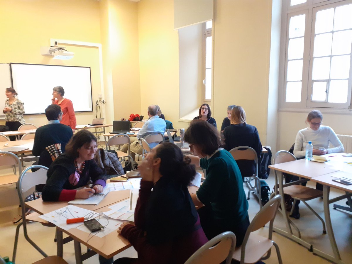 CTempier's tweet photo. 2e Rencontre #HappiSup et un gros brainstorming autour de l'#ABClearningdesign @SapiensUspc @CecilePich @Smraihi @AntoinetteBo merci au @LeCnam et à @tkoscielniak pour son accueil ! https://t.co/UhclKaXjWx