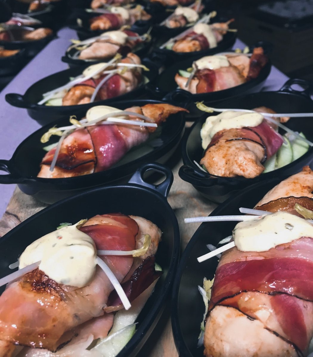 ElstarCatering's tweet photo. Walking Dinner.

De dealerdagen bij Movexx International BV. zijn voorbij. Wij hebben de gasten mogen verrassen met een walking dinner! Hierbij hebben de gasten genoten van diverse heerlijke kleine gerechtjes. https://t.co/NjResac4tk