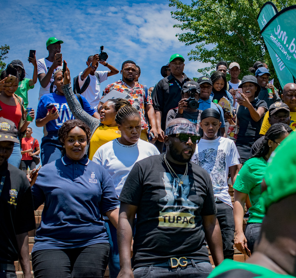 pholo_tshepiso's tweet photo. #kabza The Kings were spotted at
@WitsUniversity
earlier vandag
@KabzaDeSmall_
@DjMaphorisa
kopa spane ππΈ.Thanks to
@Nedbank
#WitsOWeek2020 #WitsOWeek #WitsFreshersParty
πΈBy: Me @pholo_tshepiso https://t.co/6Fp1yYqhvf