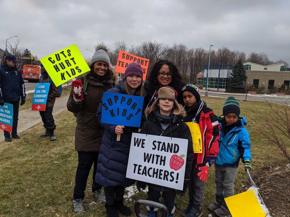 romanaandahmad's tweet photo. Bristol Road Middle School Picket Line
#ParentPowerActivated #ETFOsolidarity #CutsHurtKids #ProtectFDK #SmallerClassSizes #InvestInSpecEd #NoMandatoryELearning #SettleAFairDeal https://t.co/sztnZ47FDr