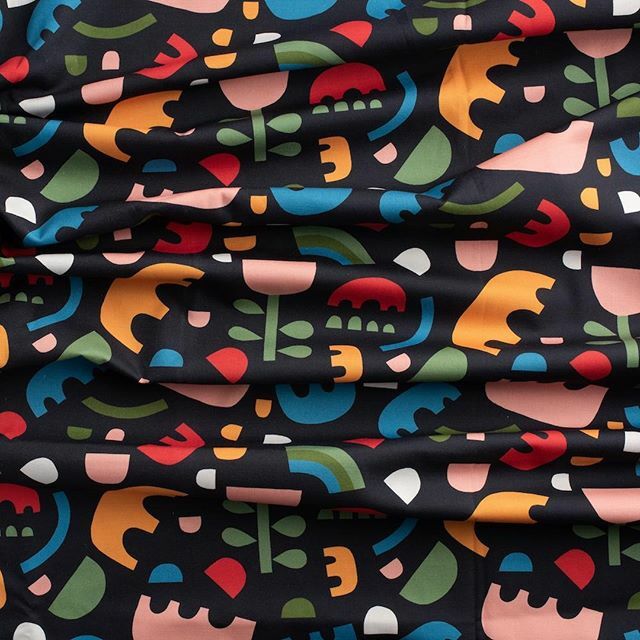 SpoolofThread's tweet image. Breaking News! We received a limited amount of cotton sateen prints from the brilliant illustrator @lisacongdon!⁠
⁠
Not only are the prints amazing, the fabric is amazing too! ⁠
⁠
Follow the link in bio to grab yours!⁠
⁠
⁠
#spoolofthread #indiepa… ift.tt/2Of98ko