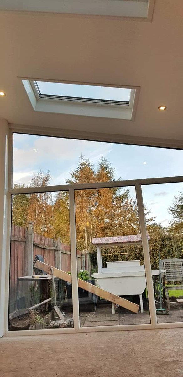 JacobsonModular's tweet image. Before and after 3x3.6m sunroom