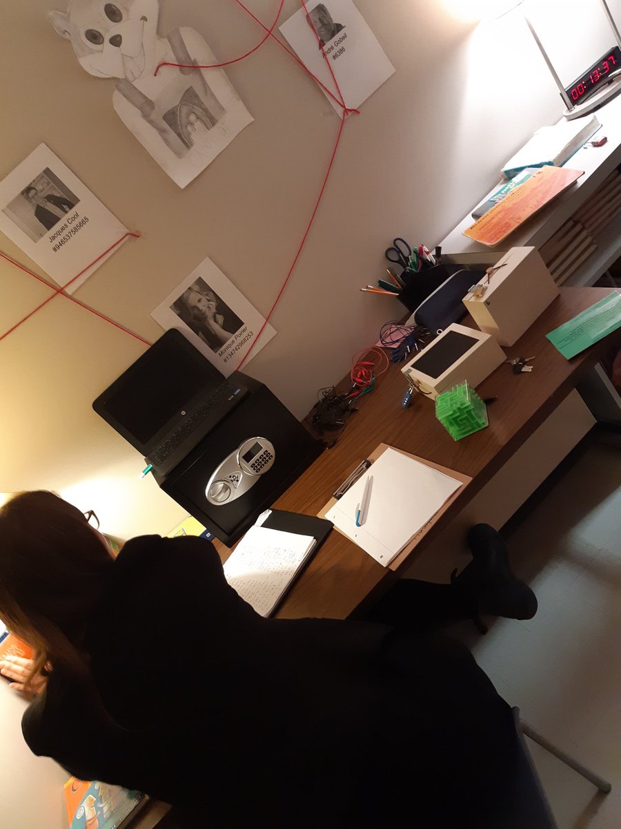 MelanieLAube's tweet photo. On s'est échappé de la chambre d'évasion du C@HM !! #Clair2020 https://t.co/awjtZYxtnT