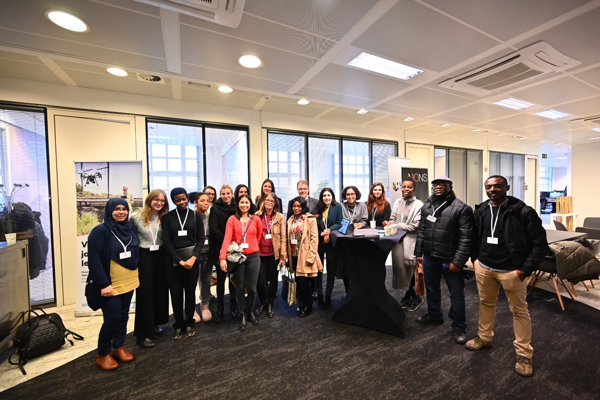 Infrabel_FR's tweet image. IA, objets connectés, drones, réalité augmentée… Nous avons reçu l&apos;asbl #Interface3, un centre de formation pour femmes en recherche d&apos;emploi en informatique.