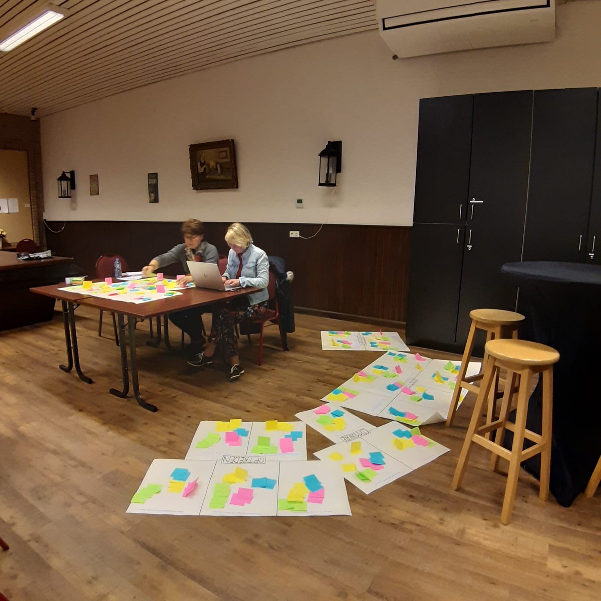 sbo_gaanderen's tweet photo. Brainstormen tijdens allereerste #jeugdledenvergadering van #SBOG over #repeteren #optredens #jeugdactiviteiten #muziekles en #communicatie.
Gulle en zinvolle inbreng: #wiedejeugdheeftdetoekomst https://t.co/5MmihPTwfg