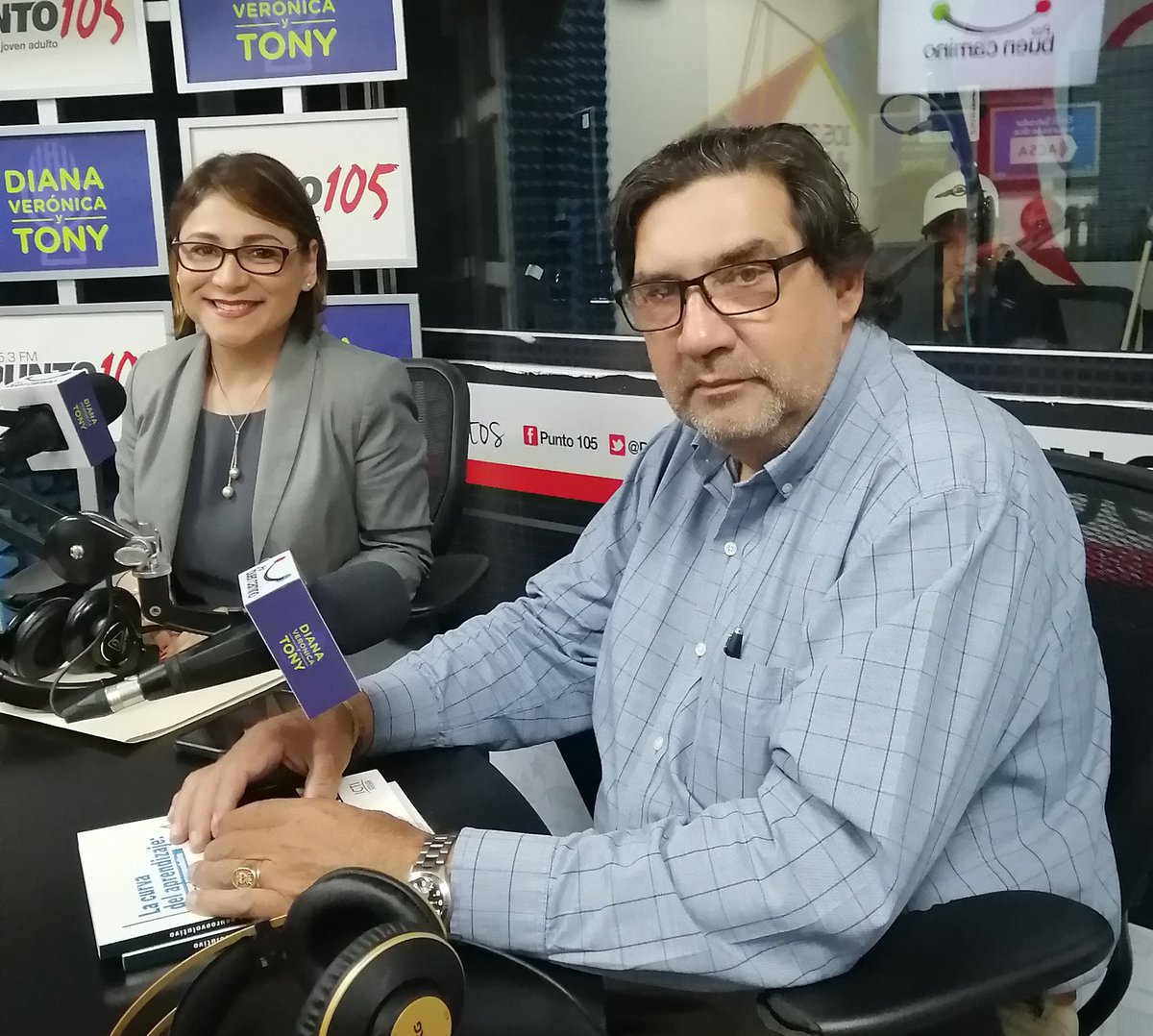 dianavytony's tweet photo. #ENCABINA Ana María Ábrego, directora de #Kidsbrain y @OscarPicardo, director del Instituto de investigación para el aprendizaje.
¡Porque las matemáticas NUNCA fueron tan divertidas! https://t.co/vh8vmIG0zU