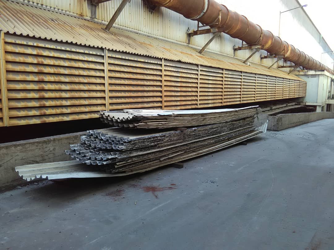 VENALUM_CVG's tweet photo. #VenalumAvanza|| El proyecto Desmontaje y Montaje de Laminas que se ejecuta en CVG Venalum continúa avanzando con éxito.

Se realizó el montaje de 276 m2 de láminas sobre las celdas 1040 y 1039.

¡Seguimos Avanzando! https://t.co/4QmmPz5qLu