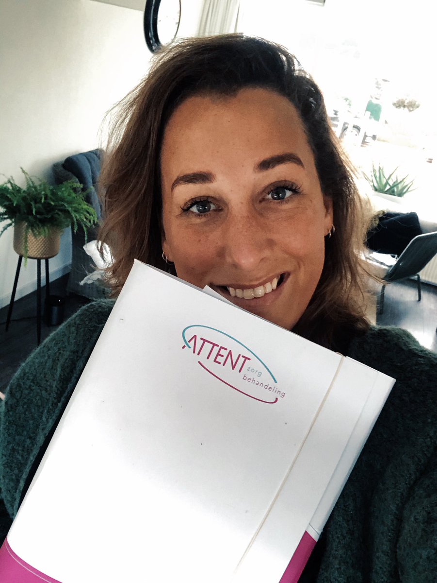 ElisLigtlee's tweet photo. Vanaf maandag ga ik 2 dagen in de week aan de slag bij Attent Zorg en ga ik sporten en bewegen met dementerende ouderen. Super mooie nieuwe uitdaging naast mijn eigen bedrijf 🤩
.
.
.
#nieuwebaan #zorg #ouderen #zinin #spannend #deboomgaard #bewegen #sporten https://t.co/net9NrfDNb