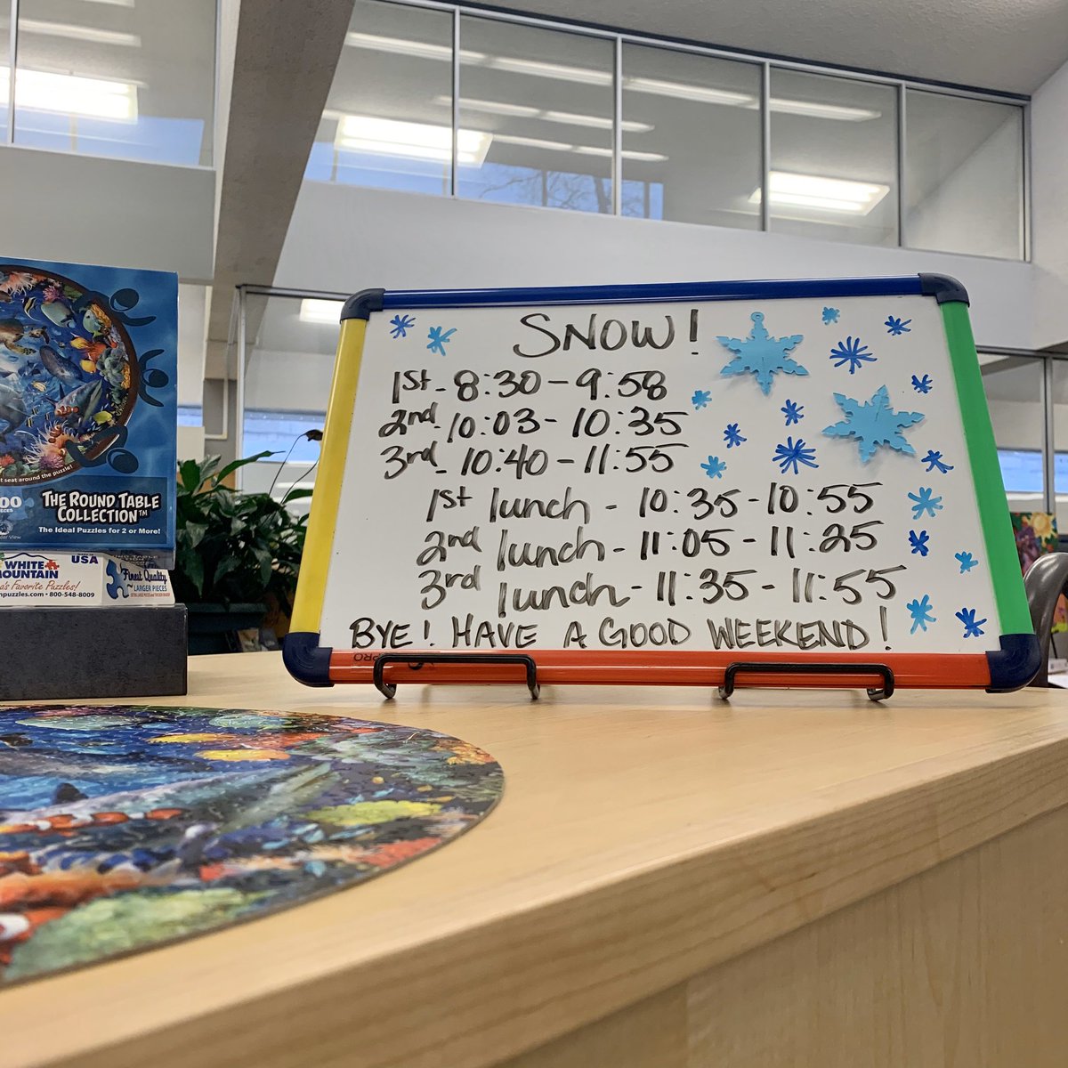 ahscougarmc's tweet photo. It’s Luna’s first snow ❄️! ACS is dismissing early, and the high school will release at 12:00. Here’s the adjusted schedule (and an important message from the #bookbunny). #theAHSway #theACSway #schoollibrary #highschoollibrary https://t.co/Z804N15y9R