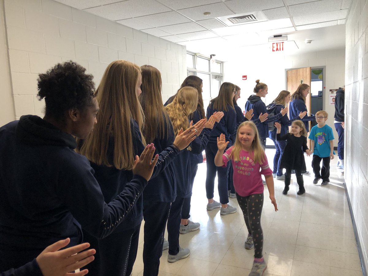 stacyandbob1's tweet image. Thank you Messiah Women’s basketball team for being part of our learning community today!!
#MASDproud ⁦@messiahcollege⁩