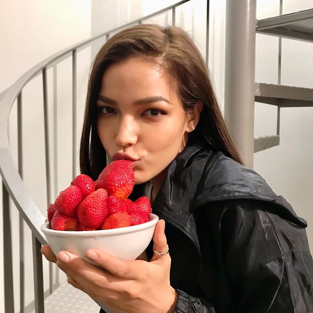 zoey_oc's tweet photo. เป็นมีมที่ใช้ได้ตลอดจริงๆ🍓🍓🍓 สองคนขวาสุดอ่ะ เหนื่อยมั้ย เปนเลิ่กลักเลยดิ
#MissUniverseThailand2019 https://t.co/nERdhddeRN