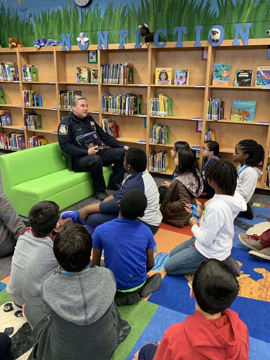 JoppaViewLMC's tweet photo. JVE’s superstar Officer Klein promotes a new 2020 Black Eyed Susan nominee. #aplaceforpluto @KJenningsJr @BCPSLMP @clalia712 #lifelessons #community #connections https://t.co/gTNTut59Su