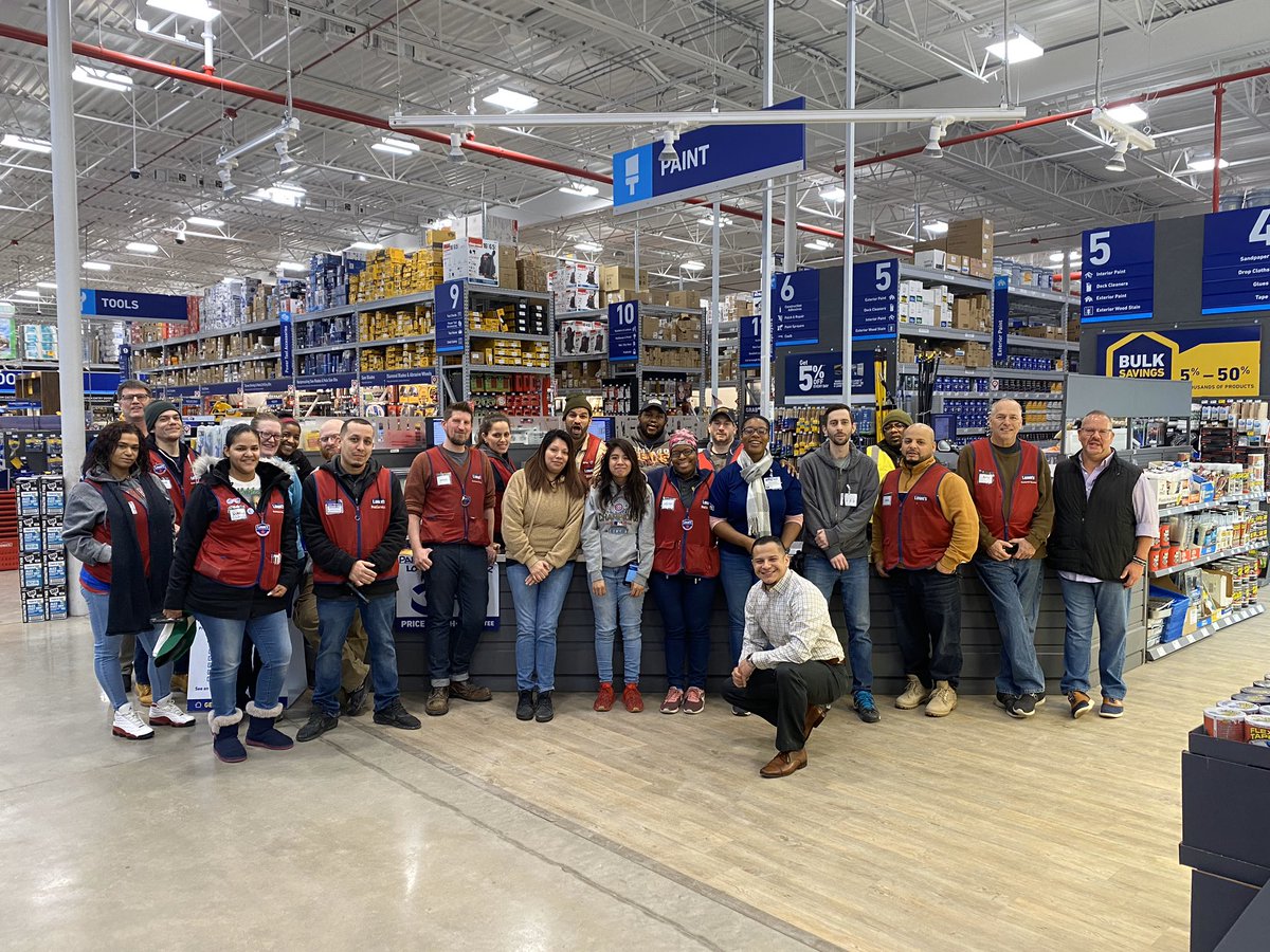 Congratulations🎉 to Eduardo Lopez on his placement as the Store Manager of the #Lowes in #Wickerpark. Way to kick off the new year! Happy 2020!  #Loweslife #Chicago  <a href="/saramirez/">• Sara Ramírez •</a>