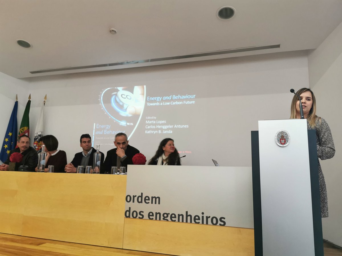 Apresentação do livro ‘Energy and Behaviour: Towards a Low Carbon Future’ a decorrer agora no Auditório da Sede da Ordem dos Engenheiros da Região Centro.
#colegiodeengenhariaeletrotecnicadaregiaocentro 
#ordemdosengenheiros
#energytransition
#energyefficiency