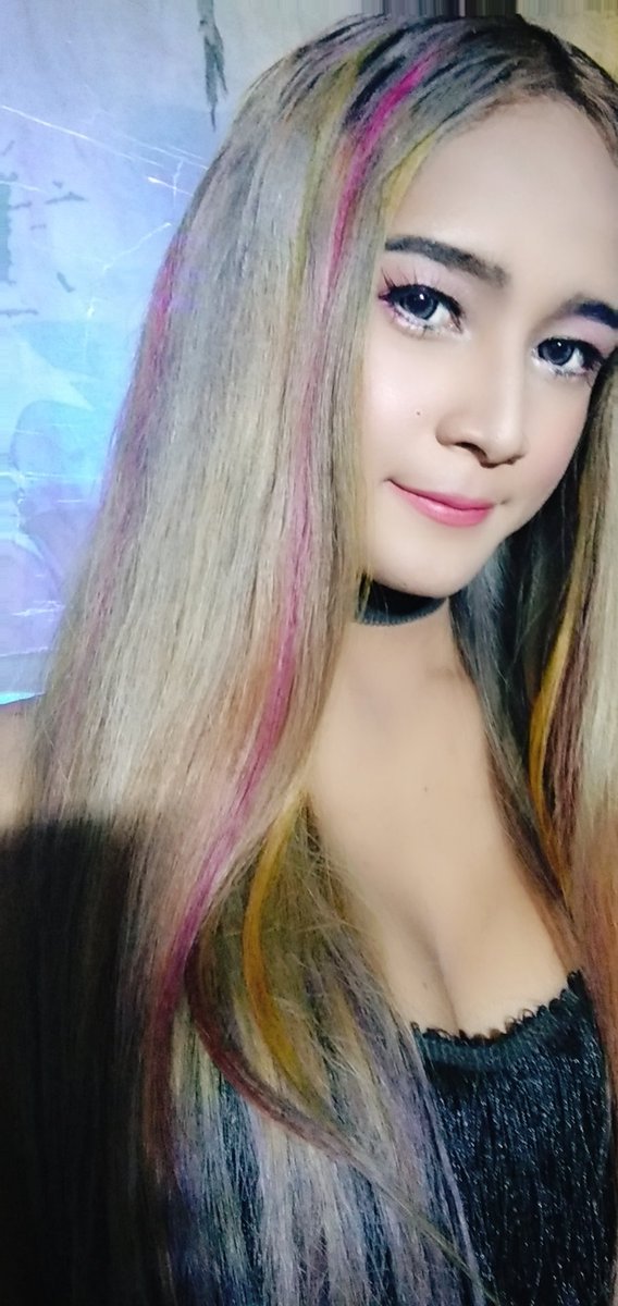 chit_eint's tweet photo. ကျိက္ကဆံမာ😍 https://t.co/A8Vpv5wXQv