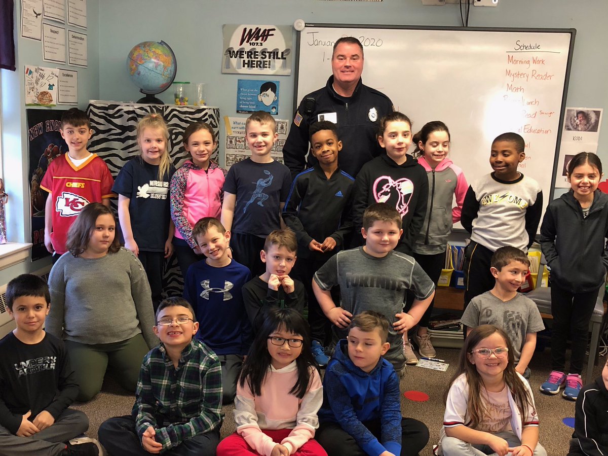 Students at Moreau Hall in Easton, MA we’re surprised by SCPD’s Officer Bohane, for their Mystery Reader of the Week! #communitypolicing