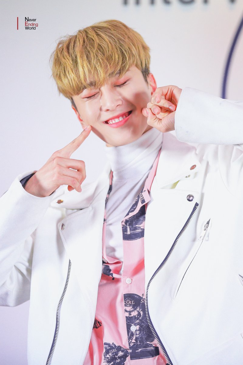 SolNewkidd's tweet photo. 54분이나 늦어버린 제가 죄인입니다...
뉴키드 리더라서 너무 고마워 진권아!
생일만이아니라 모든날이 너에게 최고의 날이길♥
#Newkidd #뉴키드 #Jinkwon #진권 #생일 #HappyJinkwonday #happybirthday https://t.co/75u0vzUwwL
