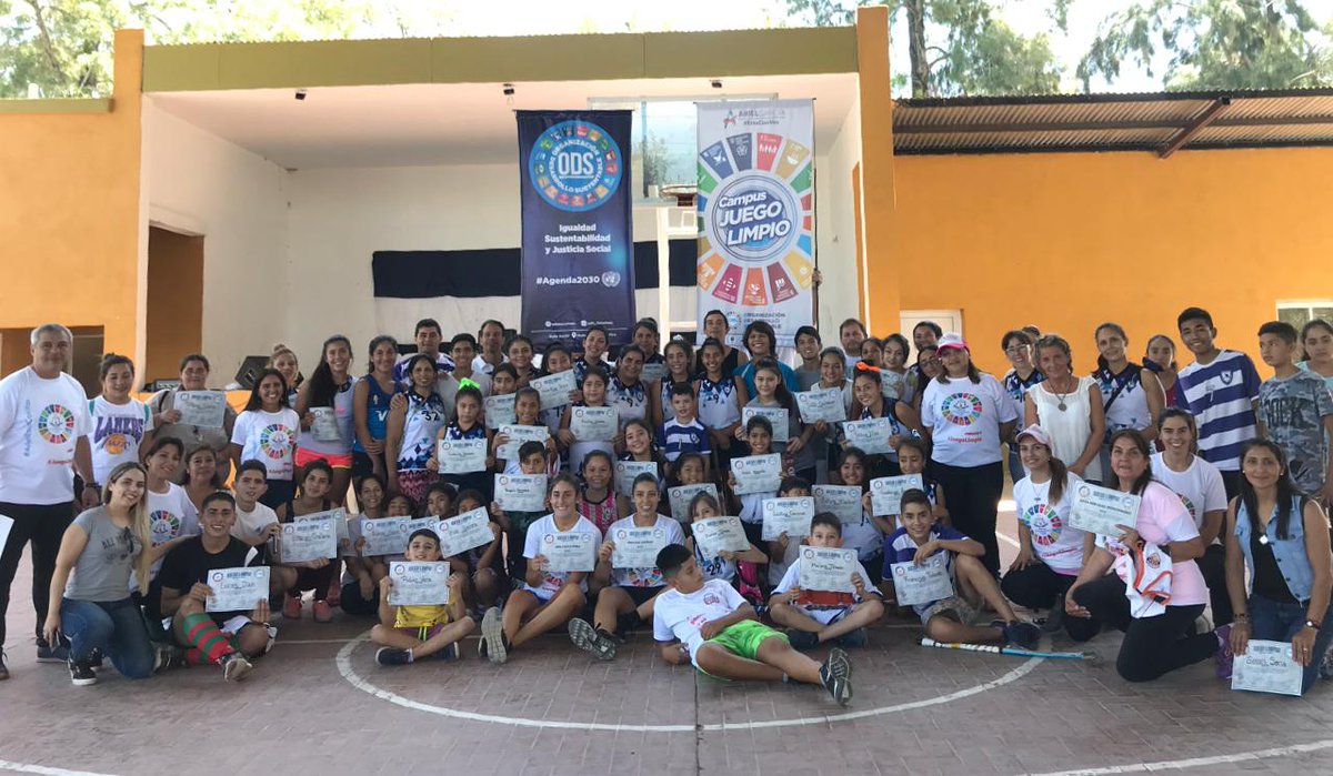 richarzurita's tweet photo. 👉Ahora x iniciativa d @ArielGarciaUCR y con gran Concurrencia de Deportistas se realiza el #CampusJuegoLimpio junto a la jugadora internacional 🏑 @PaulinaCarrizo
"Un chico en un club, es un chico menos en la calle"
Complejo "Francisco Macias" Villa Belgrano Alberdi
#BuenViernes https://t.co/jGXaBkb7fH