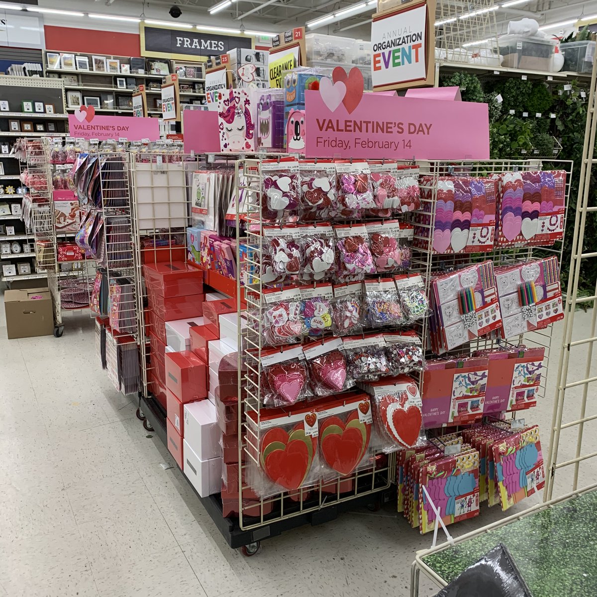 SchwaberH's tweet photo. We love that @Yorkridge can be a one-stop shop for everything you need, including your Valentine's Day sweets, treats, gifts, and decorations at @michaelsstores, @Glaubers, @ediblearrangements, and @massageevy. https://t.co/Uke5UzvDl9