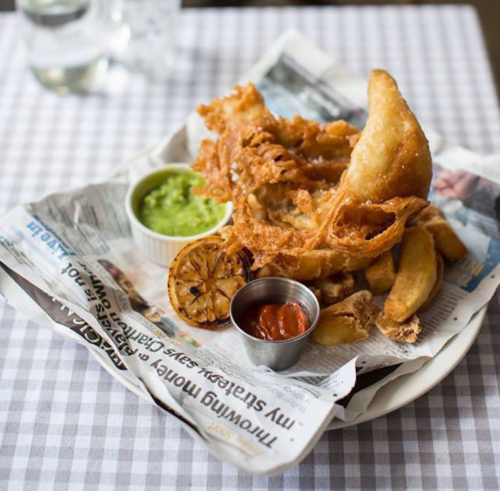 LafCo_EFTravel's tweet photo. Come with us to France, Germany, and the U.K. and try the local fare!
🇫🇷 🇩🇪 🇬🇧
https://t.co/9Ewl3l9DIT
#fishandchips #currywurst
#macrons #pastries #frenchsweets https://t.co/0yDn3Qnj4D