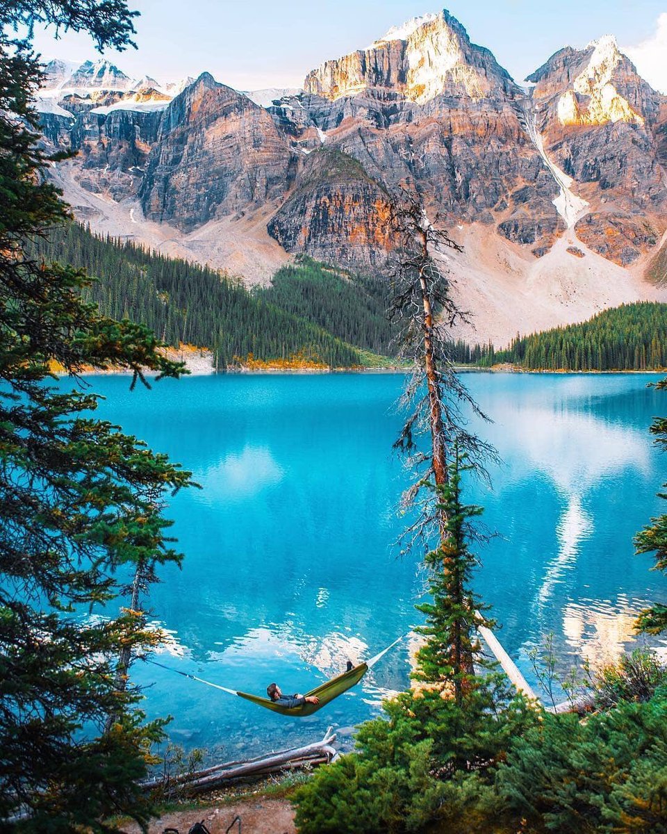 TFtrips's tweet image. Moraine Lake in Canada 🇨🇦💙💦