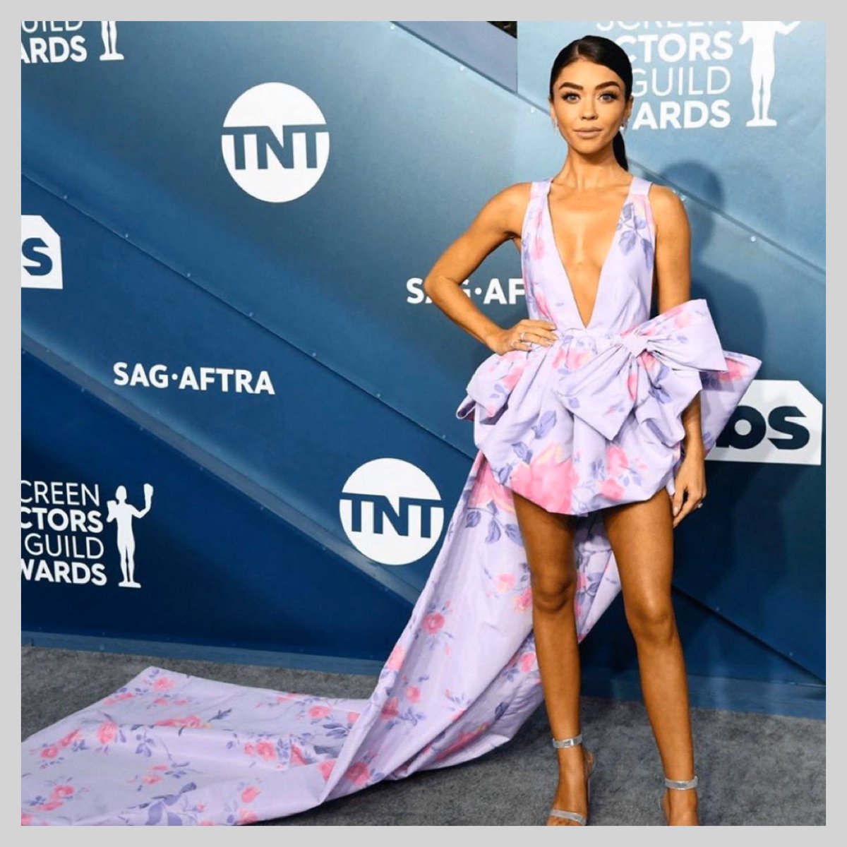 Stunning for the #SAGAwards 💫 <a href="/Sarah_Hyland/">Sarah Hyland</a> 💗 Hair by #901artist <a href="/RiawnaCapri/">Riawna Capri</a>.