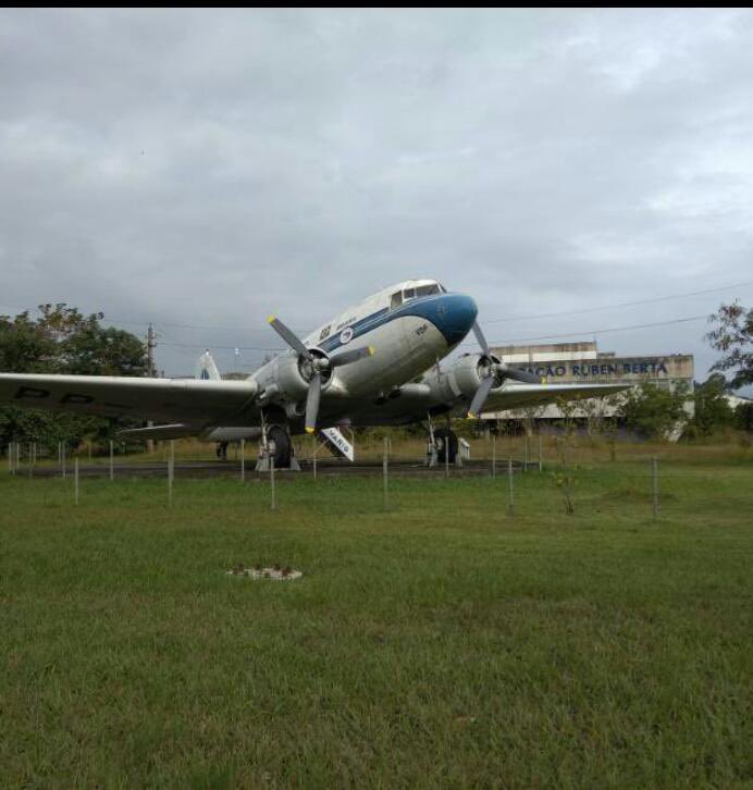 RealBarone's tweet photo. Hoje cometeram um crime contra a memória aeronáutica do Brasil: o lendário Douglas DC-3 que estava na entrada do antigo hangar da Varig no galeão foi picotado por um trator, ninguém soube o motivo de tamanho desatino... https://t.co/spl8jwp4fc