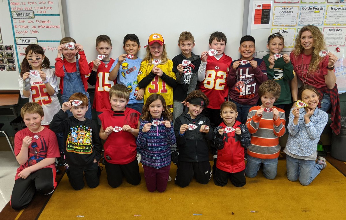 AbbeyShrope's tweet photo. Votes are in!! Chiefs are favored to win the Super Bowl! ๐โฅ๏ธ๐โฅ๏ธ #wearebranson #chiefsvs49ers #classvote https://t.co/nqpLqCP9pg