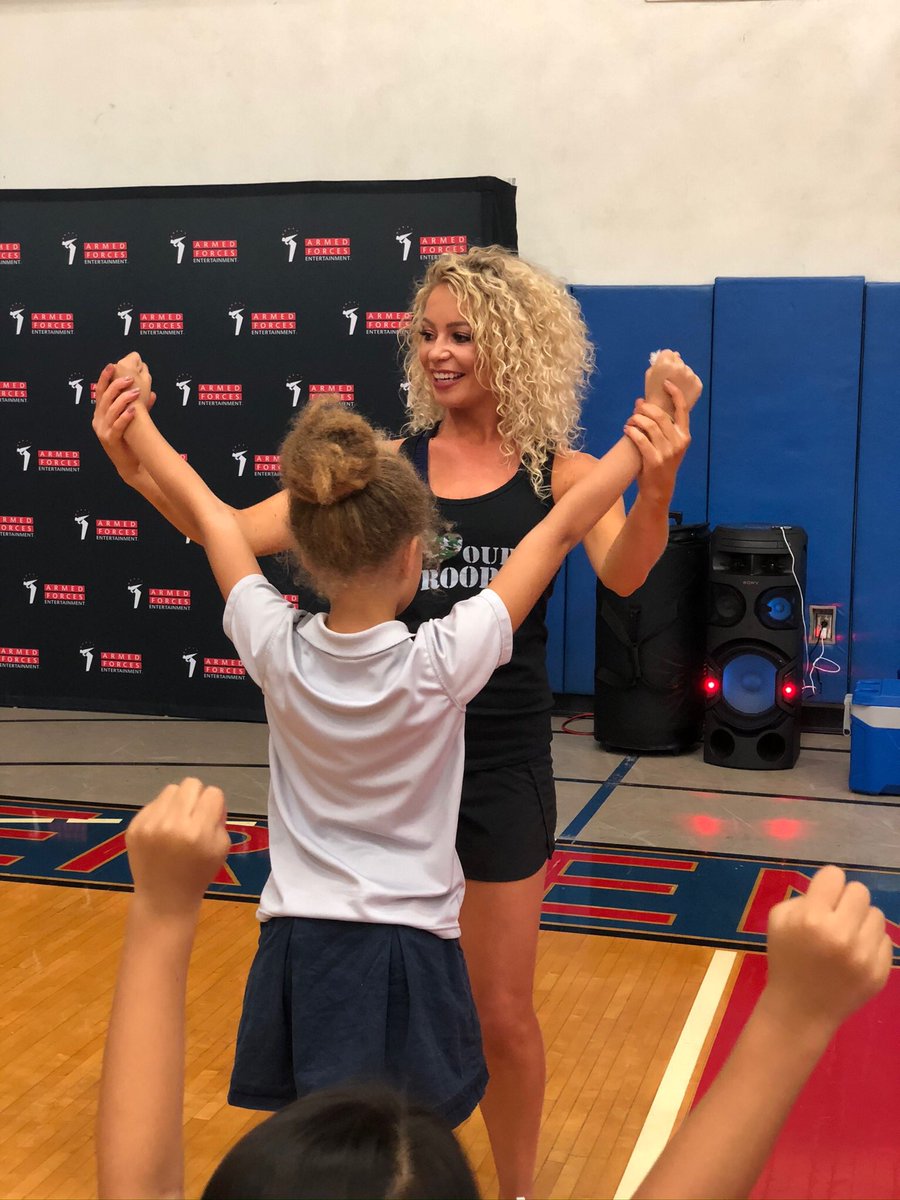 BroncosCheer's tweet image. Spending #FanFriday with the sweetest #FutureDBC from all around the world! 🧡🌍🎉⁣
⁣
#ArmedForcesEnt | #ProTourProductions | #DBCandAFE