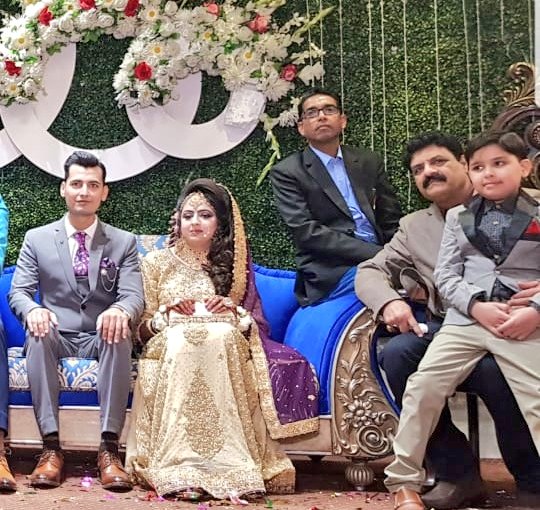 harissyed86's tweet photo. سربراہ تنظیم (ایم کیو ایم پاکستان) بحالی کمیٹی ڈاکٹر فاروق ستار نے انچارج کراچی چیپٹر انجینئر کاشف خان، مرکزی رکن فیض محمد فیضی کے ہمراہ سینئر مرکزی رکن جاوید کاظمی کے بھانجا اور بھانجی کی شادی کی تقریب میں شرکت کی اور دولہا دلہن کے لیئے نیک تمناوُں کا اظہار کیا

#MQMPakistan https://t.co/D983UK0ITM