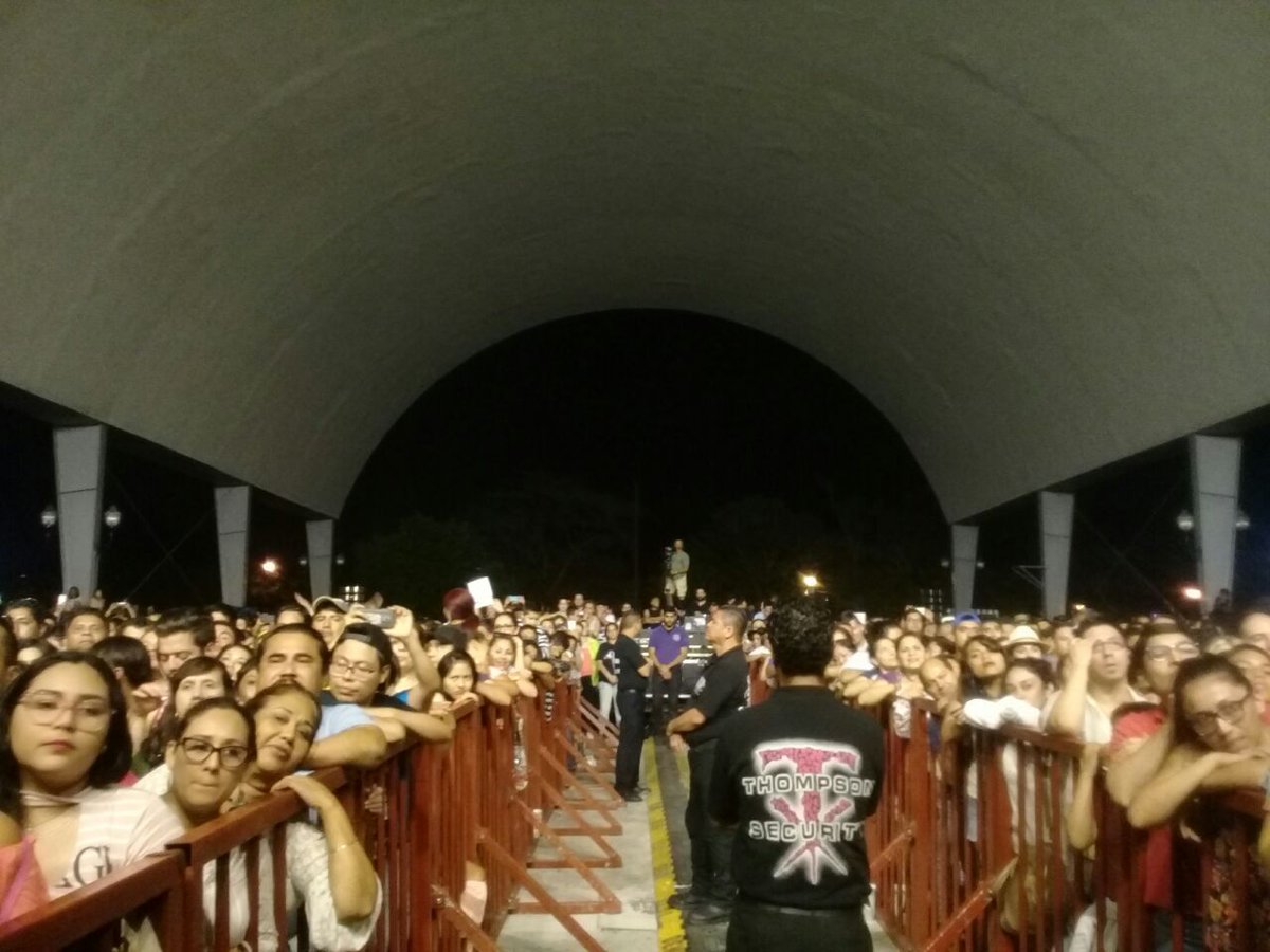 THOMPSONSECURIT's tweet photo. #thompsonsecurity #agradecemos #participar con los #mejores #artistas #internacionales y #llevar la #seguridadartistica #concierto #gran #artista #Enorme #trayectoria @Ana_Torroja 😎 en #parque #Takilhsukut #papantla #veracruz #bocadelrio #cdmx #xalapa #coatepec #tuxpan #pozarica https://t.co/A05aoHimxb