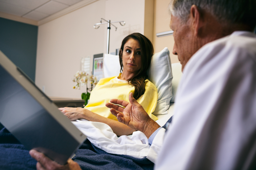 Breastcancerorg's tweet photo. Are you preparing for #mastectomy surgery? From packing for the hospital to preparing your home, our checklists can help you get ready. https://t.co/EqUGVXU163 https://t.co/2iqLRkjm4N