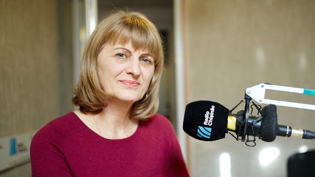 biblioart's tweet photo. Maria MOCANU – interpretă de muzică folk și populară, cercetător știinţific în domeniul folclorului și etnografiei, editor. https://t.co/e1AtnrwFan https://t.co/FEOtlIKgp3