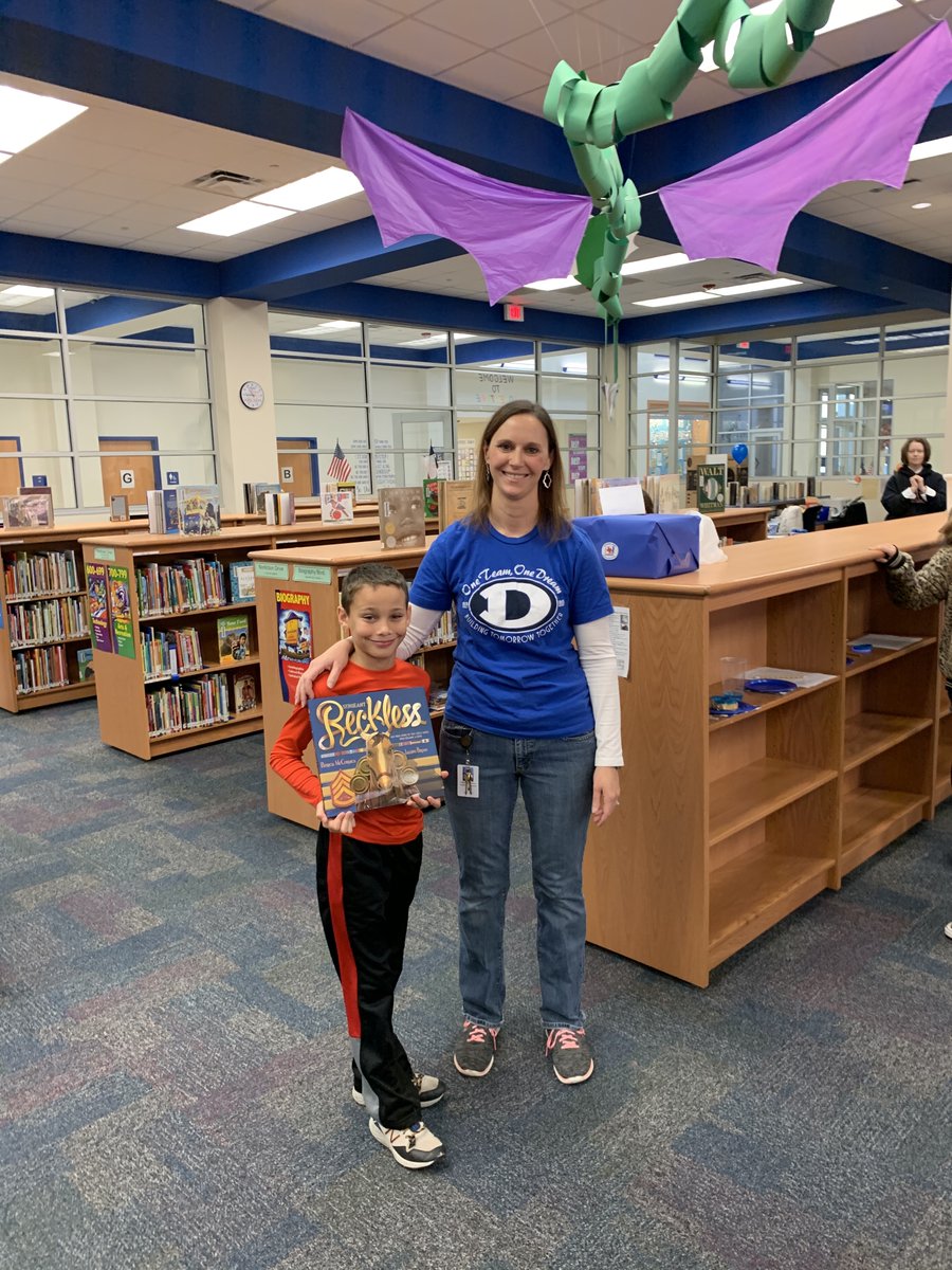 DISDYoungLib's tweet photo. Everyone walked away with some great goodies at our Bluebonnet Voting Party, but one of our winners was Jacob Sellers who won last year's Bluebonnet book: Sergeant Reckless. https://t.co/cI3djFQpr1
