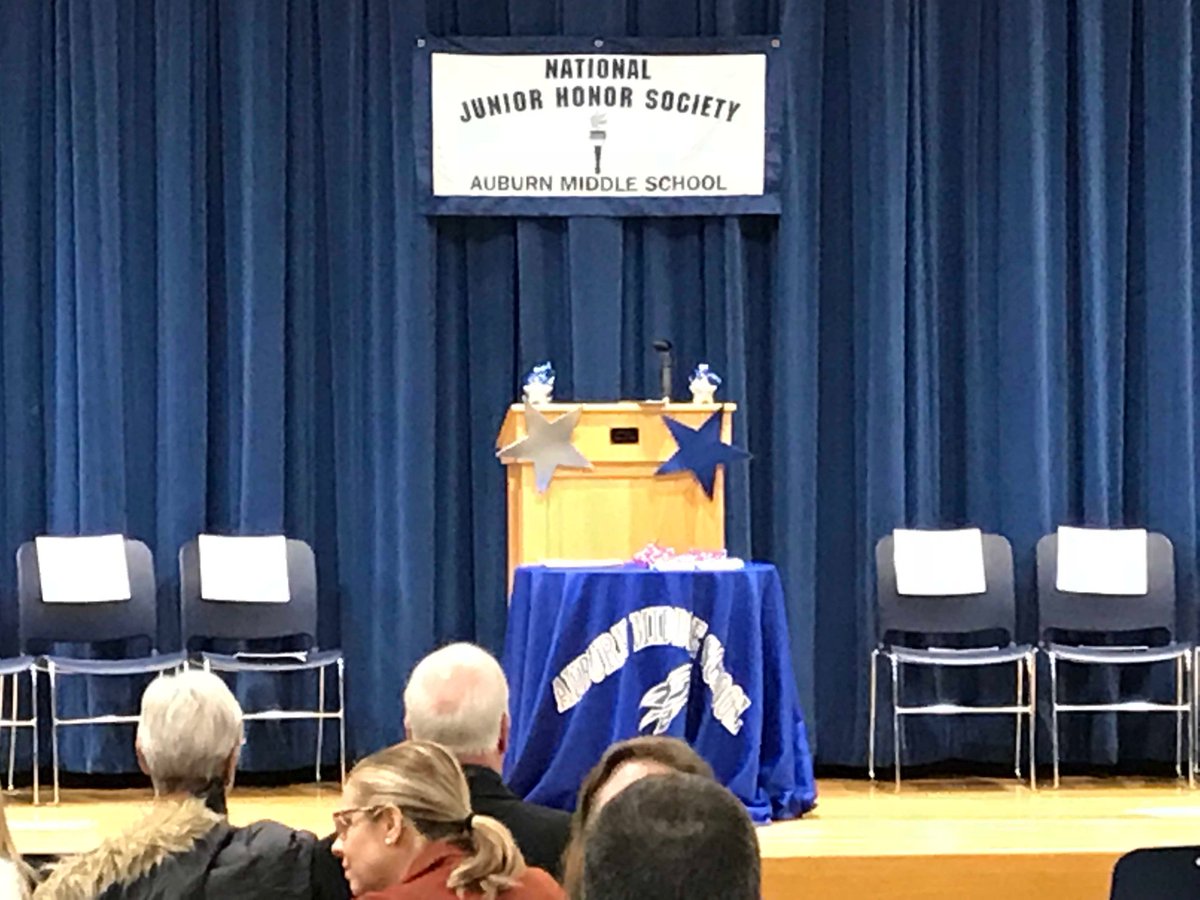 More highlights from a great few weeks @AMSRockets. Virtual reality, sled pulling energy/friction, debating Supreme Court cases and inducting 40 new NJHS members. I wish I went to a school like this when I was kid!