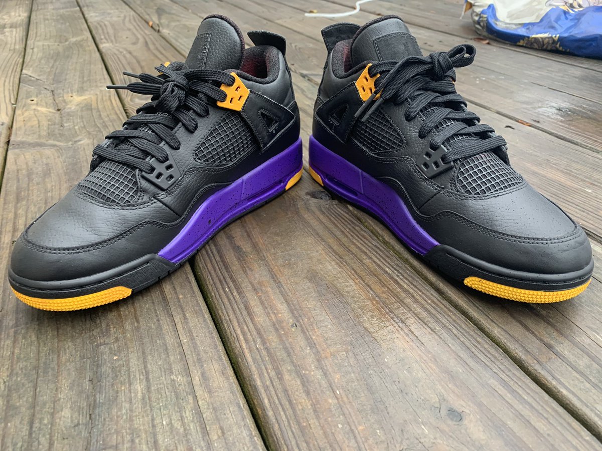 QuellMagicTouch's tweet photo. Customs Alert 🚨 In honor of Kobe Bryant! I call’em #BlackMamba4s #ShoeCleaner #ShoeCustomizer #ShoeRestorer #MagicTouch #CustomJordans #RetroJordans #OneOfAKind #TheCustomMovement #AngelusBrand 🤞🏾#RIPKobe 🙏🏾 @AngelusDirect https://t.co/WeNza4eRnq