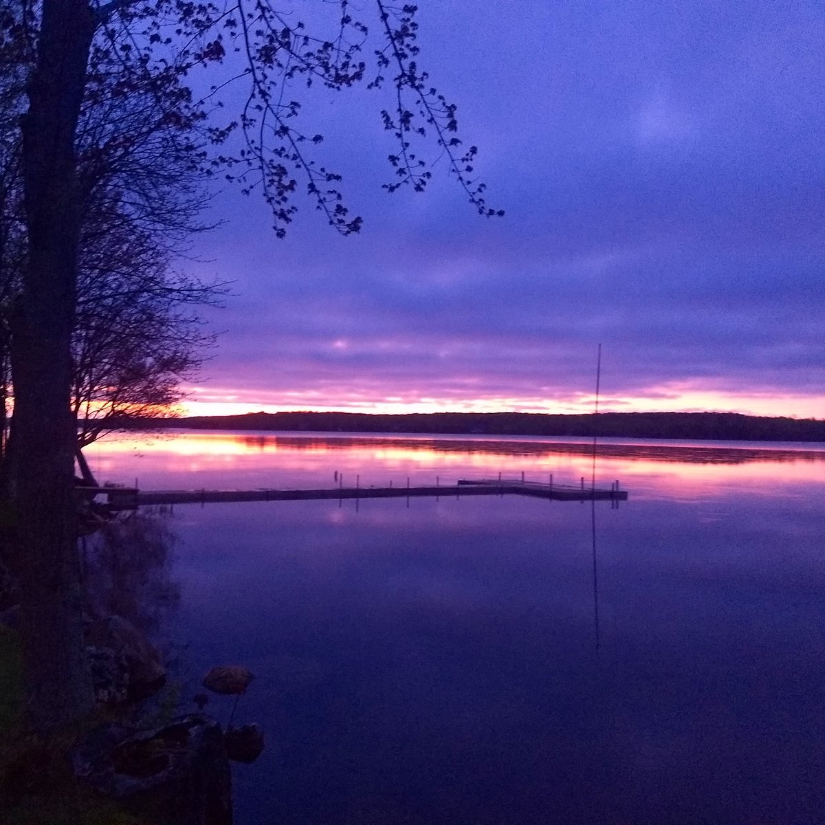 RentLoonLodge's tweet photo. Early Bird gets the sunrise, and breakfast with a peaceful view! Enjoy your mornings on the deck of Loon Lodge. Contact us to book your stay! 📩 millerlakerental@gmail.com #brucecpeninsula #millerlake #exploreontario #ontariolakes #hikethebruce #brucetrail https://t.co/Hu7TleBzsQ