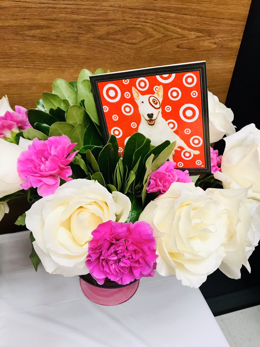 Christy_Dani's tweet photo. 5 years of priceless memories, outstanding achievements and a Target Family that will be in my ❤️.  2081-Broadview, being your SD has brought me JOY everyday and I’m blessed to have had this career journey with YOU! Thank You! #mytargetfamily #ImNotTooGoodAtGoodbyes https://t.co/L0Y3pBhQXL