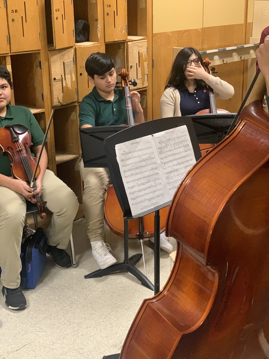 Arts_SWA's tweet photo. Orchestra students hard at work!🎻🎶 #SWArts https://t.co/fqkXEukA69