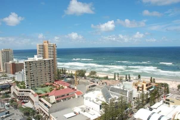 My #fbf is from a road trip I took down the Australian Gold Cost in ‘07 ! Post your Australian travel photos in the comments! 

#FlashBackFriday #travelphoto #TravelPhotography #Australia #GoldCoast