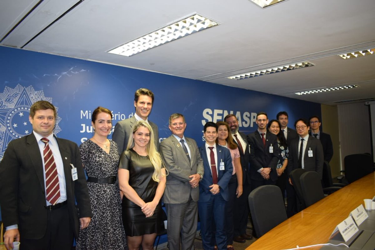 IGP_SC_OFICIAL's tweet photo. O perito bioquímico Clineu Uehara participou nesta semana da Reunião do Comitê Gestor da Rede Integrada de Bancos de Perfis Genéticos.
O encontro aconteceu no Ministério da Justiça e Segurança Pública, em Brasília. https://t.co/Q2tVNOM7Jg