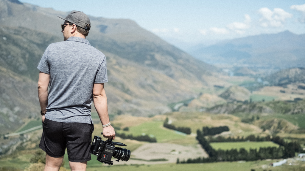 BusDoorFilms's tweet image. What does Elon Musk, Gary Player, and Ruan du Plessis have in common? Three South Africans that shoot for the stars. Elon Musk used rockets. Gary Player used golf. And Ruan du Plessis, Co-Founder of Bus Door Films, uses his trusty Red Raven.